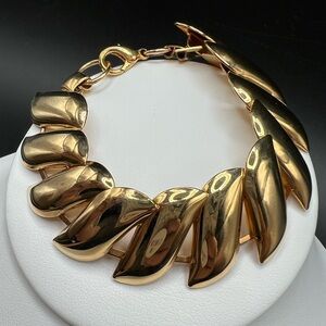 Vintage Gold-Tone Bracelet Sculpted Link Design